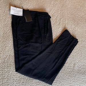 Black classic woman’s pants. Size 6.